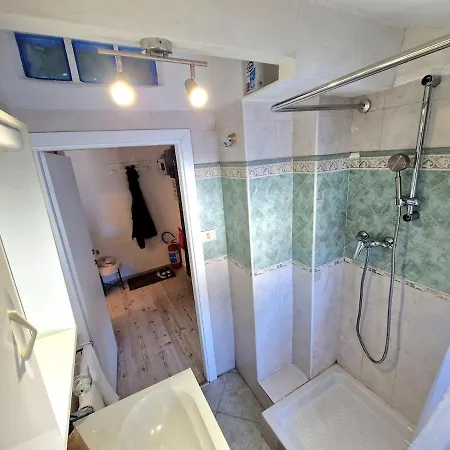 White Paradise - In Centro Ad * アオスタ